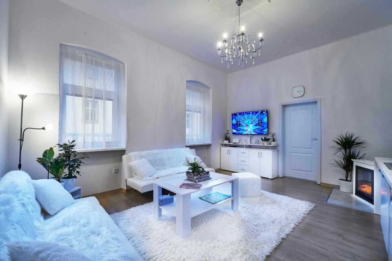 Apartman Bb Centrum Banská Bystrica Dış mekan fotoğraf