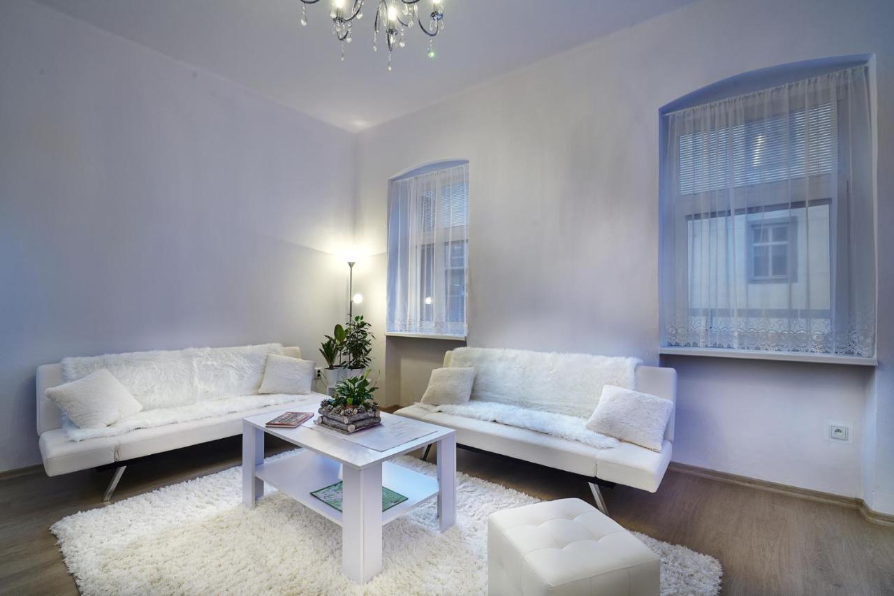 Apartman Bb Centrum Banská Bystrica Dış mekan fotoğraf