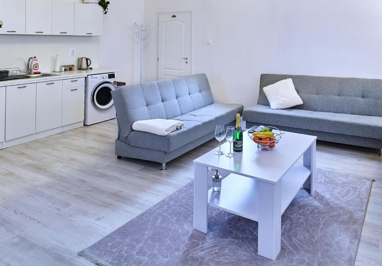Apartman Bb Centrum Banská Bystrica Dış mekan fotoğraf